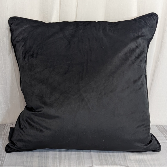 🆕 Floral Skull Pillow 💀 Cynthia Rowley - Picture 6 of 6